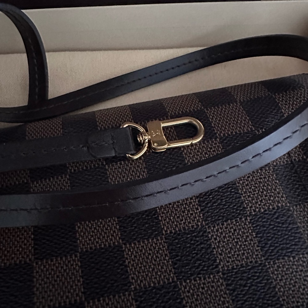 Louis Vuitton Favorite PM Damier - Picture 8 of 10